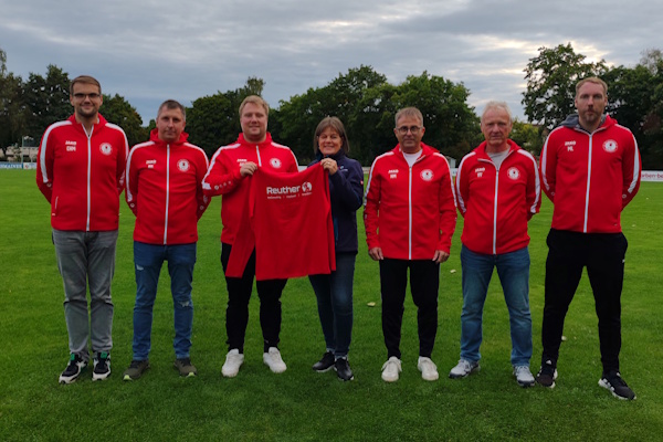 Neue Trainingsjacken für die Trainer der JFG Kunstadt-Obermain